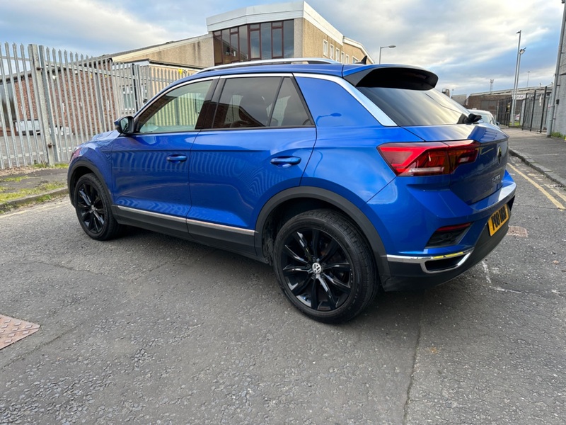 VOLKSWAGEN T-ROC