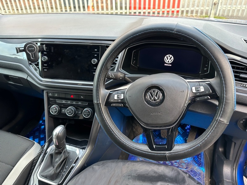 VOLKSWAGEN T-ROC